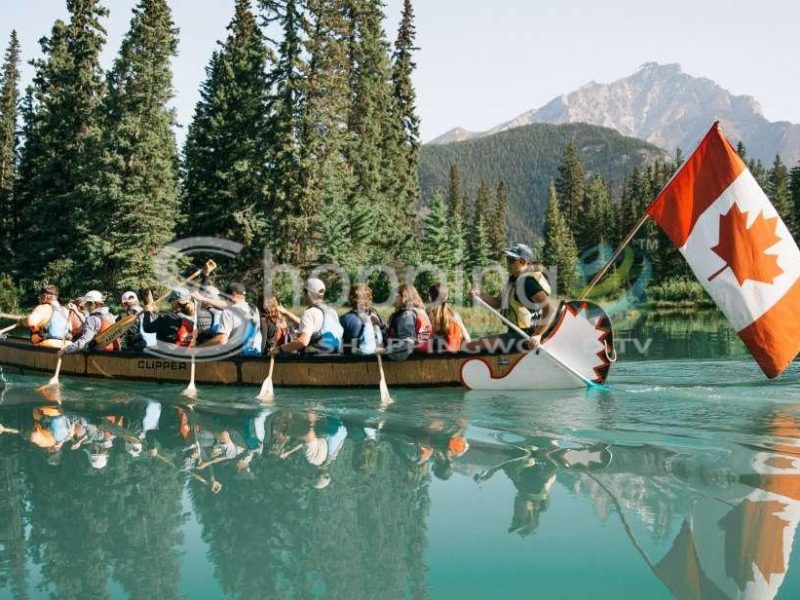 Big canoe river explorer tour in Canada - Tour in Banff