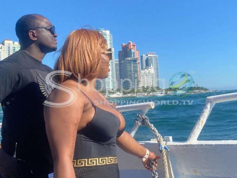City cruise to millionaire's homes & venetian islands in Miami - Tour in  Miami