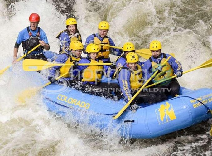 Clear creek intermediate whitewater rafting in USA - Tour in Denver