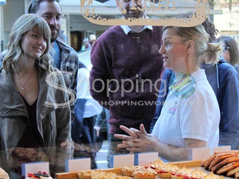 Downtown food and city tour in Canada - Tour in Victoria