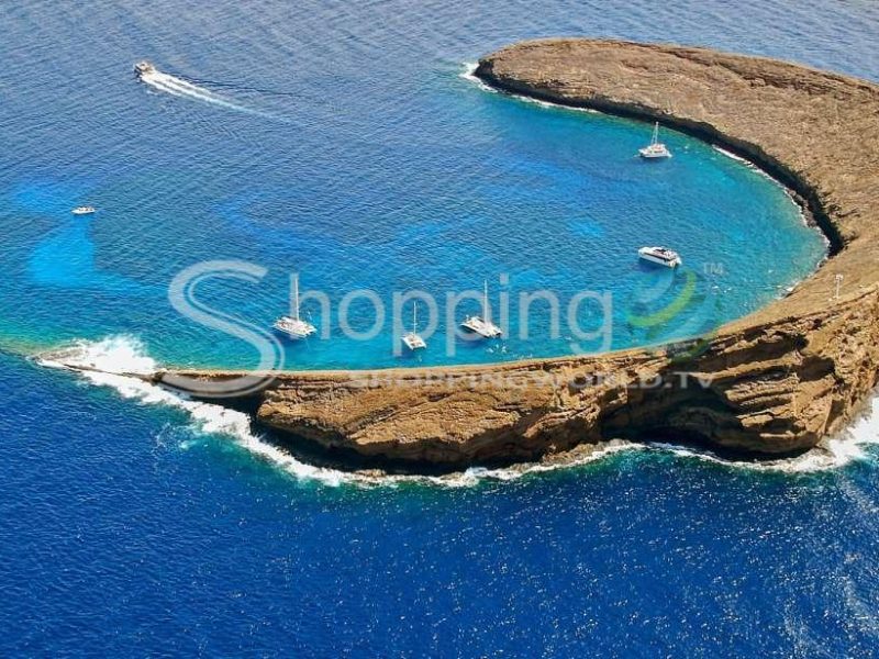Molokini snorkel & performance sail with lunch in Hawaii - Tour in  Hawaii