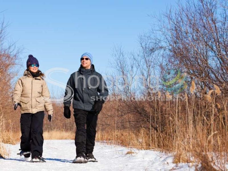 Mont-saint-bruno national park snowshoe hike in Canada - Tour in Montreal