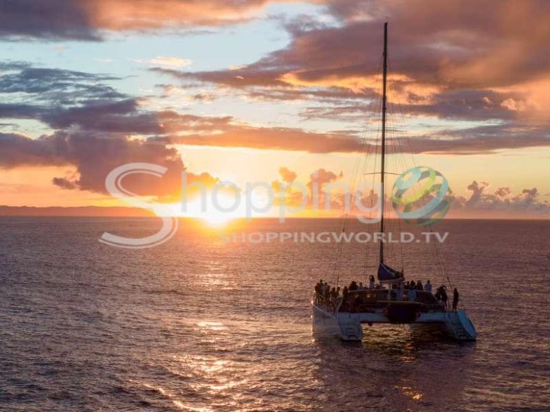 Napali coast sunset sail with dinner in USA - Tour in Hawaii