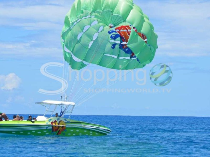 Parasail on maunalua bay with diamond head views in USA - Tour in