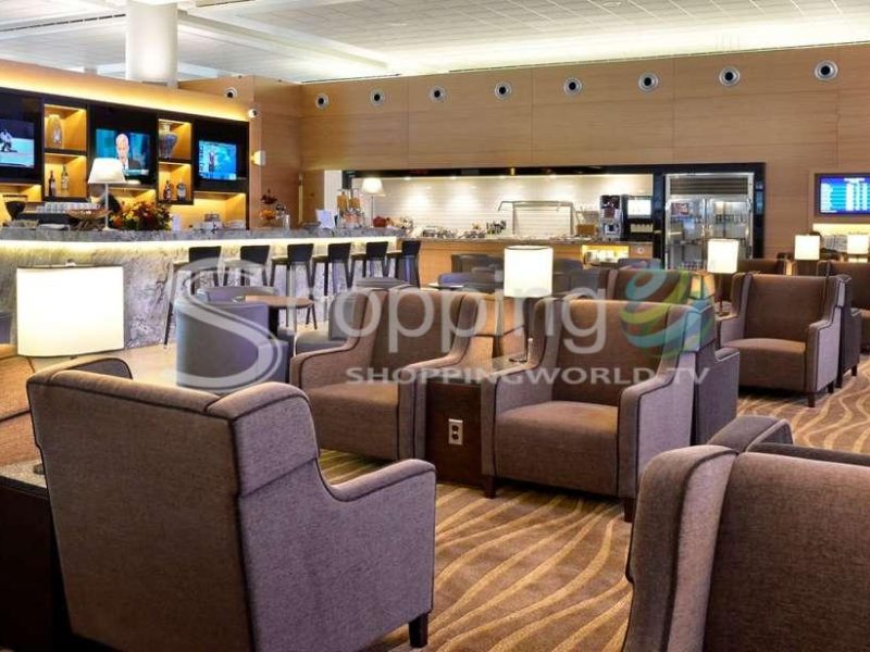 Premium lounge access in Winnipeg - Tour in  Winnipeg