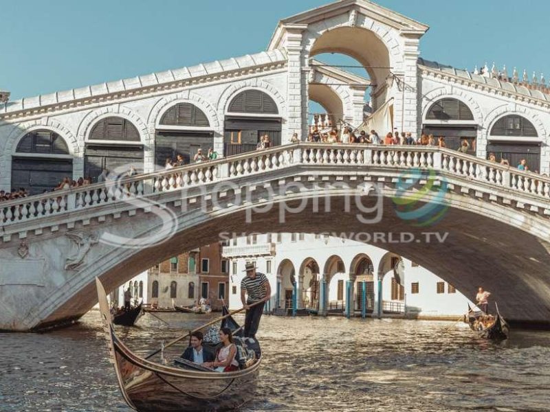 Private Rialto Bridge Gondola Ride In Venice - Tour in  Venice
