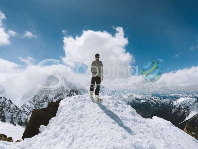 Private helicopter tour with mountaintop snowshoeing in Jasper - Tour in  Jasper