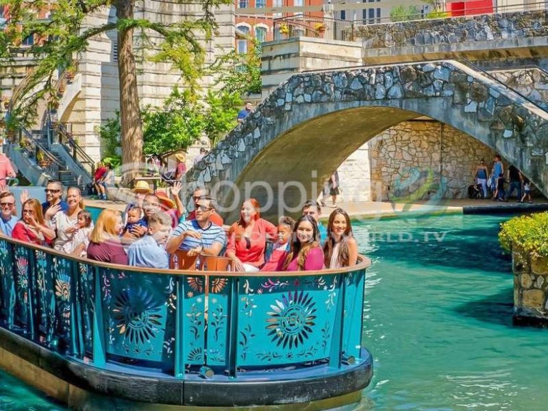 River boat cruise and hop on hop off bus pass in San Antonio - Tour in  San Antonio
