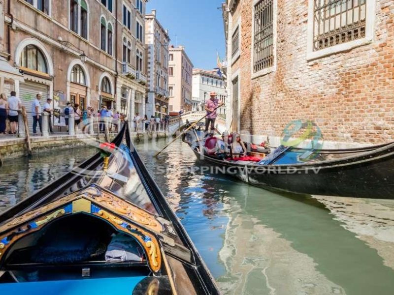 Shared Gondola Ride Across The Grand Canal In Venice - Tour in  Venice