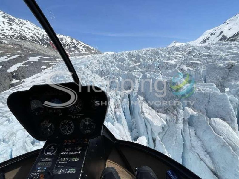 Wedge mountain & glacier helicopter tour in Whistler - Tour in  Whistler